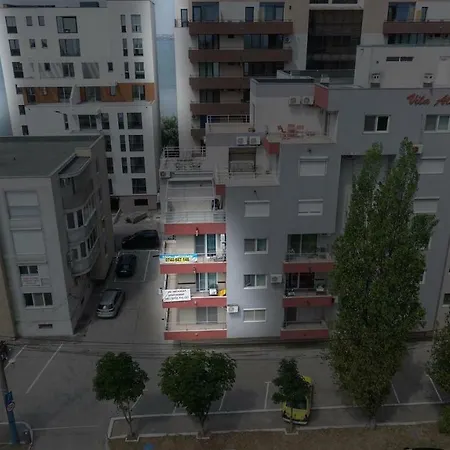 Mihaela Apartment *